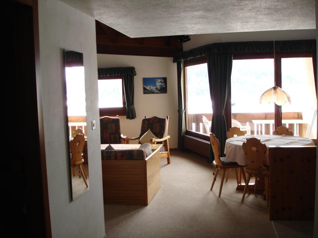 Residenz La Mora Apartment La Punt-Chamues-ch Phòng bức ảnh